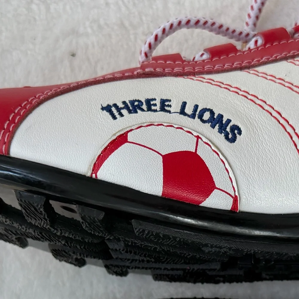 Tyrek FIFA Soccer Shoes Size 2.5 England 2014 Brazil World Cup Youth NEW Leather